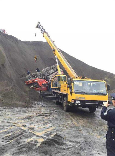 章丘上犹道路救援